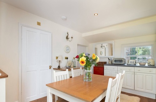 Watlington House | Cosy Countryside Annexe I Pass The Keys