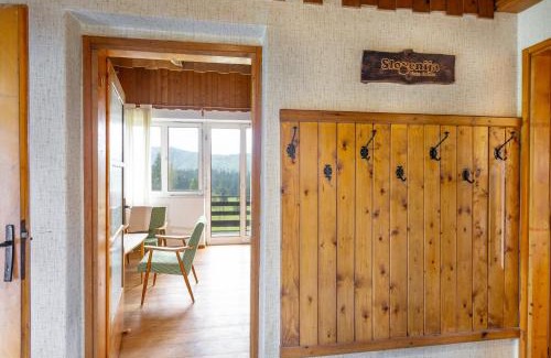 Dane House | Cosy countryside cottage with indoor fireplace