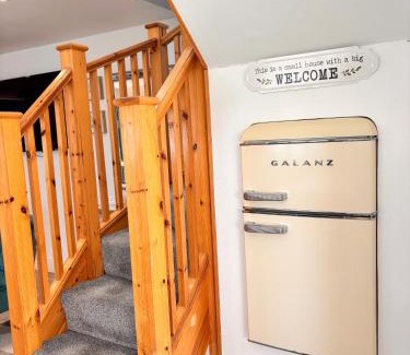 Kingston House | Cosy Countryside Cottage in an Area of Outstanding Natural Beauty