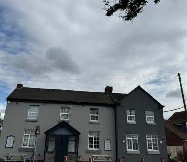 High Ercall Apartment | Cosy countryside stay- Waters Upton, Telford