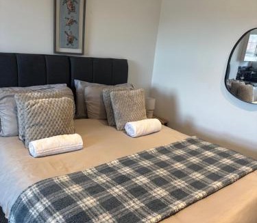 High Ercall Apartment | Cosy countryside stay- Waters Upton, Telford