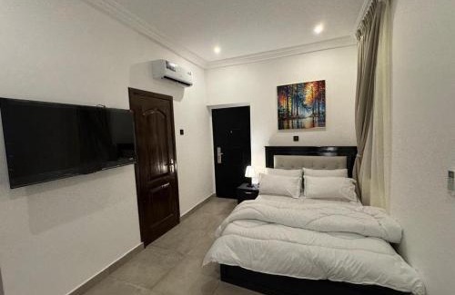 Aburi House | Cosy Crest Apartments