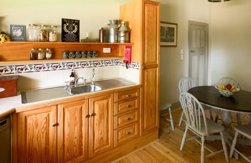 Barmera Bed & Breakfast | Cosy Crossfield Cottage Bed & Breakfast