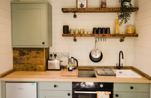 Marsden Cabin | Cosy Deer Hill Cabin,