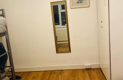 Marlborough House | Cosy Double room - 2 guests -Close to central London-5minsHarrow and Wealdstone