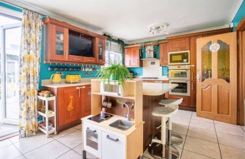 Dublin House | Cosy double room with king size bed in Kilnamanagh Dublin 24