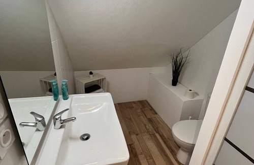 Bourgogne Apartment | Cosy downtown studio near the Cathedral