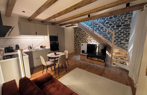 Saint-Flour Apartment | Cosy Duplex - Equipped & Central
