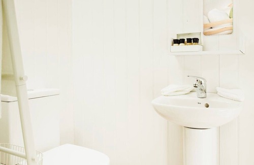 Higher Walton Cabin | Cosy en suite shepherd hut on the grounds of Historic building Samlesbury Hall