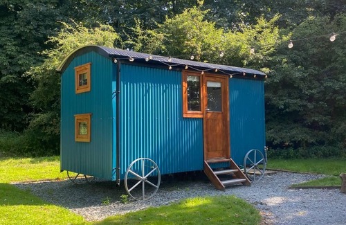 Higher Walton Cabin | Cosy en suite shepherd hut on the grounds of Historic building Samlesbury Hall