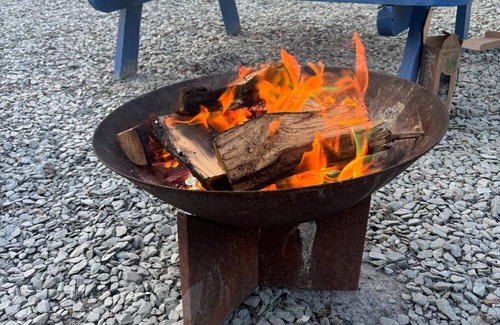 Higher Walton Cabin | Cosy en suite shepherd hut on the grounds of Historic building Samlesbury Hall