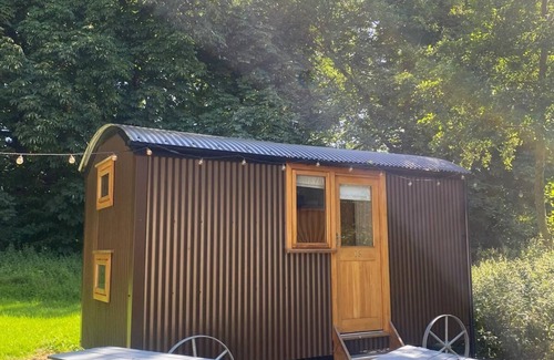 Higher Walton Cabin | Cosy en suite shepherd hut on the grounds of Historic building Samlesbury Hall