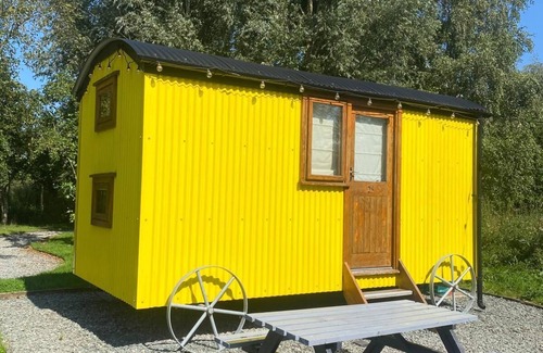 Higher Walton Cabin | Cosy en suite shepherd hut on the grounds of Historic building Samlesbury Hall