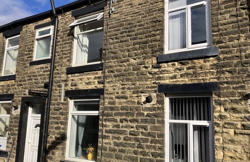 Littleborough Ski Chalet | Cosy Escape: 2Bed Home in Littleborough