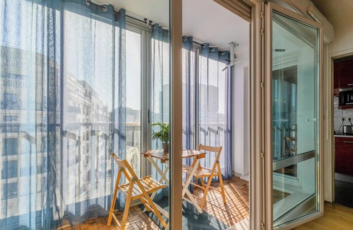 Epinettes Apartment | Cosy Family Apt - 6 People/2BR - Parking - A/C