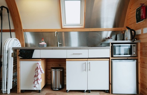Bury St Edmunds Cabin | Cosy Family Cabin With Accessible Facilities