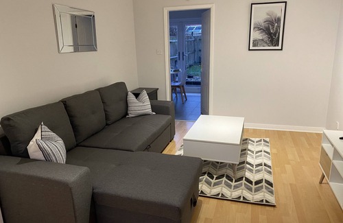 Edgbaston House | Cosy Family Home Perfect for Groups Contractor Welcome HS2