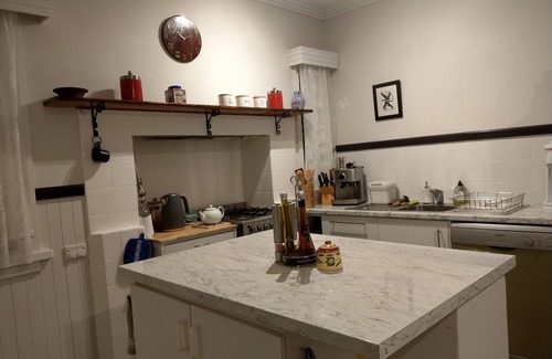 Orbost House | Cosy family home, walking distance to shops and cafes.