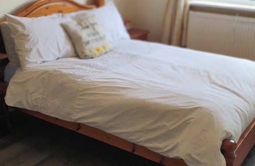 Tunstall Bed & Breakfast | Cosy Family House, close to amenities and city centre