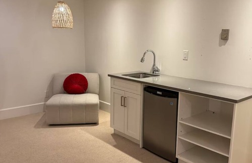 White Rock Apartment | Cosy family stay at East Beach in Whiterock