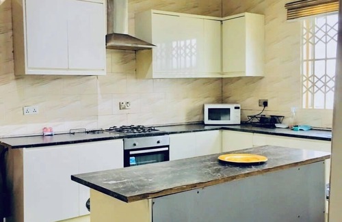Tema House | Cosy family villa providing a relaxing atmosphere in Tema .Close to restaurants.