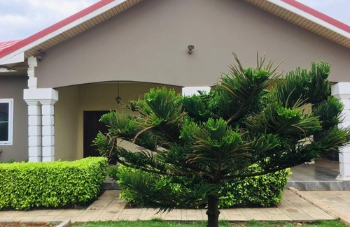 Tema House | Cosy family villa providing a relaxing atmosphere in Tema .Close to restaurants.