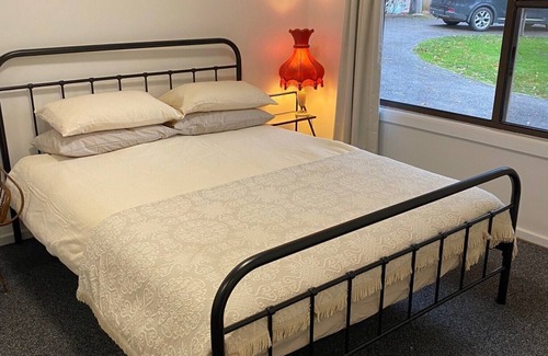 Foster Other | Cosy farmhouse amongst rolling hills only 30 minutes to beach and Wilsons' Prom