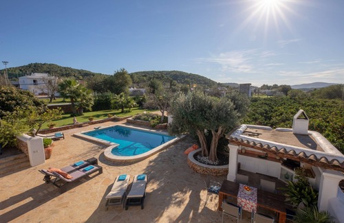 Sant Carles de Peralta Villa | Cosy Finca with Pool, Padel Court and Football Field - Can Gat Ibiza