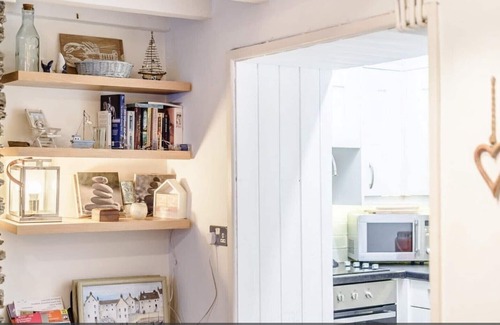 Aberdovey Cottage | Cosy Fisherman's Cottage in the very heart of Aberdovey -Pet Friendly