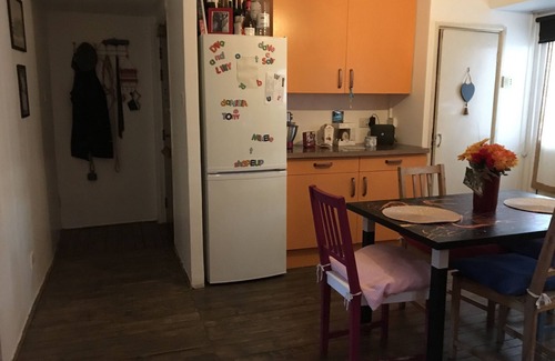 Dagenham Apartment | Cosy Flat, Allocated on the Second Floor of the Building With a Romantic Sunset