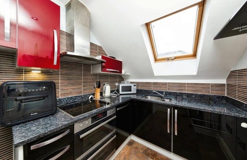 Waddon Apartment | Cosy Flat Retreat in South Croydon