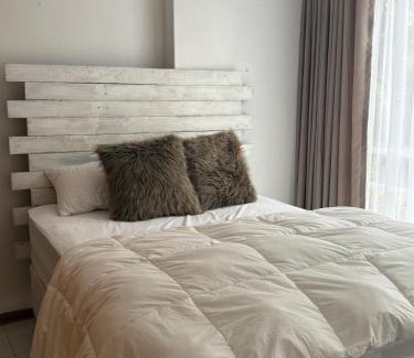 Arcadia Apartment | Cosy flat with garden near Loftus & embassies