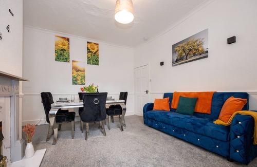 Blackburn House | Cosy Four Bedroom Terrace Rishton