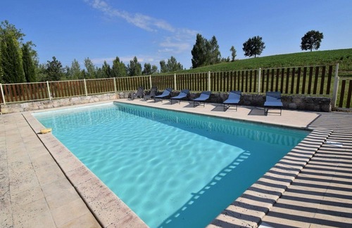 Dondas Villa | Cosy apartment in villa for 4 guests with pool, TV and terrace