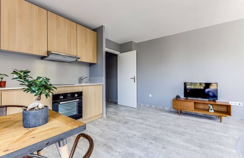 Aulnay-sous-Bois Apartment | Cosy, fully-equipped studio near Paris and CDG
