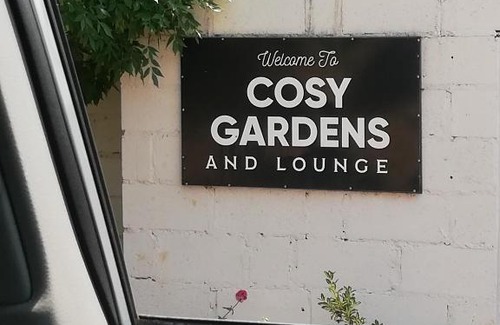 Maseru House | Cosy Garden
