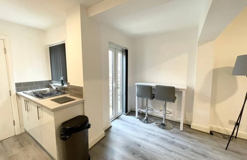 Birkenhead House | Cosy Group house in Birkenhead