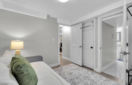Lisgar House | Cosy Guest Suite Near Shops, Transit, Hwy and GO!