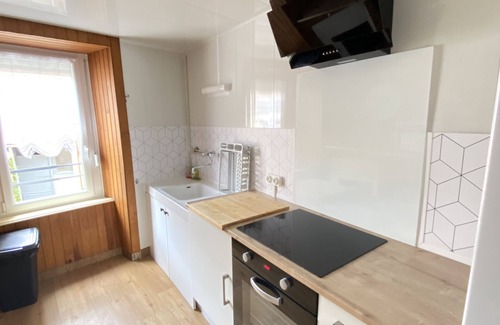Saint-Amant-Roche-Savine House | Cosy house in the heart of the village with bakery and pharmacy.