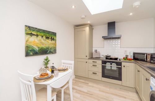 Hillsborough Cottage | Cosy historic cottage in Hillsborough, near Belfast, Dublin & local attractions