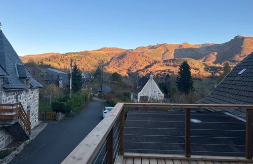 Saint-Jacques-des-Blats House | Cosy house with sauna in the mountains