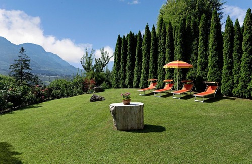 Caines Apartment | Cosy holiday apartment "Tischlerhof - Typ A mit Balkon" with Wi-Fi, balcony and mountain view; parking available