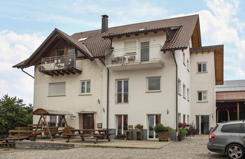 Goppertsweiler Apartment | Cosy Holiday Apartment “Meersburg” on Farm near Lake Constance