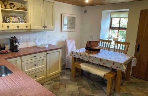 Baldwinstown Cottage | Cosy holiday cottage with garden nr beach Wi-Fi fire pit ,pet family friendly