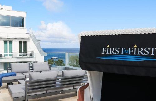 Sellin House | Cosy holiday home with balcony