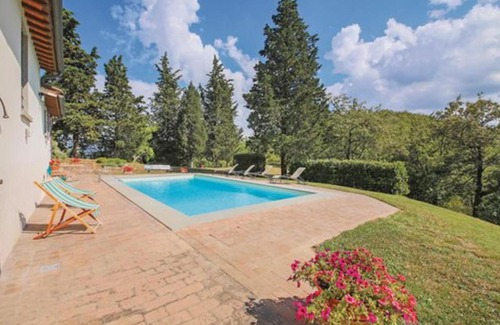 Borgo San Lorenzo House | Cosy Holiday Home in Borgo San Lorenzo with Swimming Pool