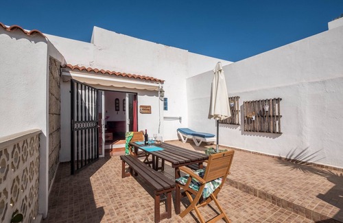 Alcala House | Cosy Holiday Home "Casa Sabina" in Alcalá with Terrace, Sea Access and Garden