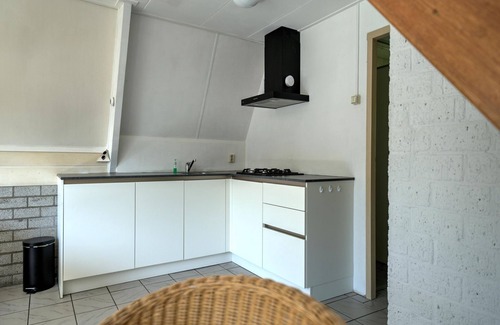 Eerbeek House | Cosy holiday home in Eerbeek with balcony/terrace