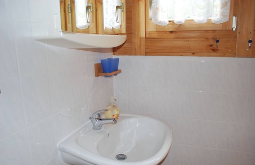 Tessin House | Cosy Holiday Home in Tessin with Terrace