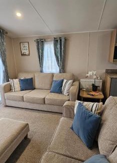 Cowes House | Cosy Holiday home, Thorness Bay